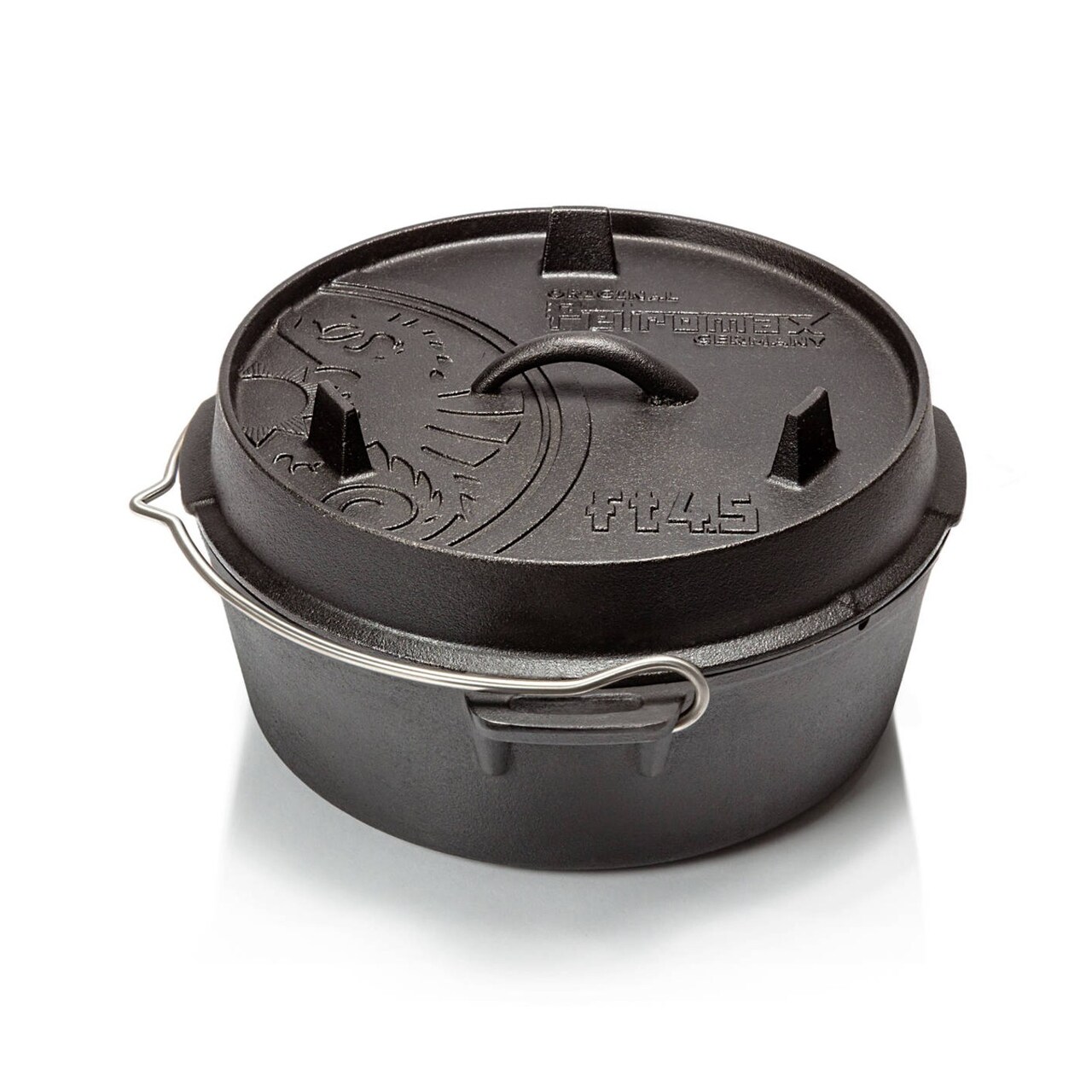 Petromax Cast Iron Dutch Oven for Cooking or Baking Outdoors Over a Campfire or in the Home Kitchen, Pre-Seasoned Cookware Conducts Heat Evenly, Flat Base